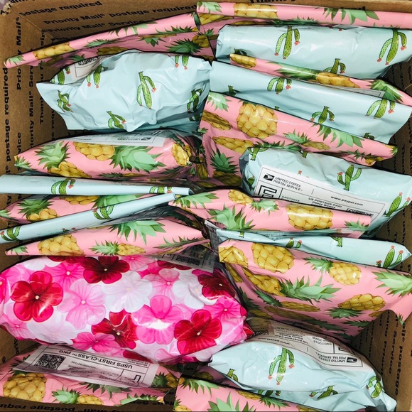 ✨ mystery goodie bundle ✨ - Picture 1 of 3